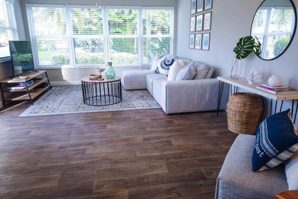 The Beach House At Seascape Steps From The Beach, Marina And Shops! 웨스트 팜 비치 외부 사진