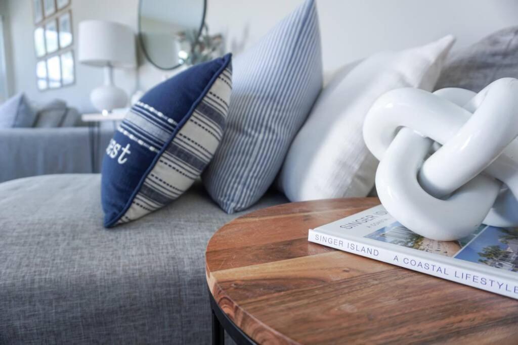 The Beach House At Seascape Steps From The Beach, Marina And Shops! 웨스트 팜 비치 외부 사진