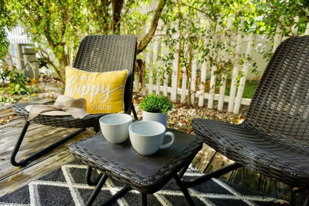 The Beach House At Seascape Steps From The Beach, Marina And Shops! 웨스트 팜 비치 외부 사진