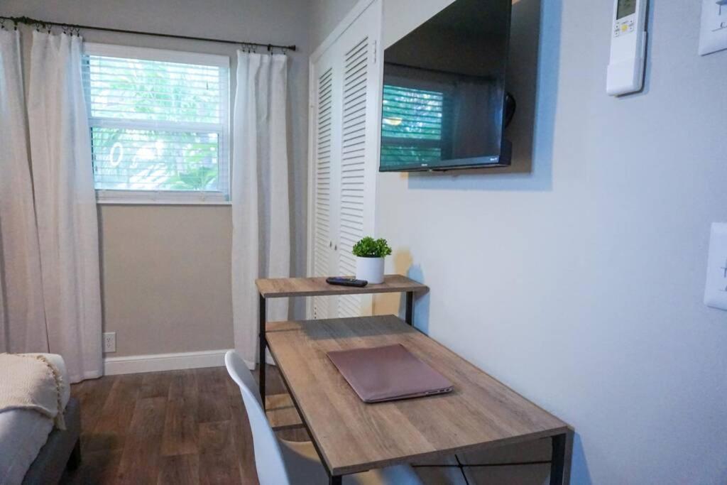 The Beach House At Seascape Steps From The Beach, Marina And Shops! 웨스트 팜 비치 외부 사진