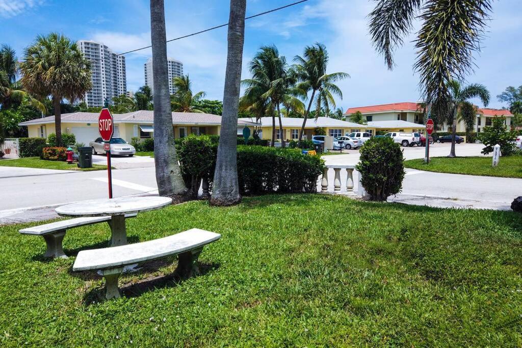 The Beach House At Seascape Steps From The Beach, Marina And Shops! 웨스트 팜 비치 외부 사진