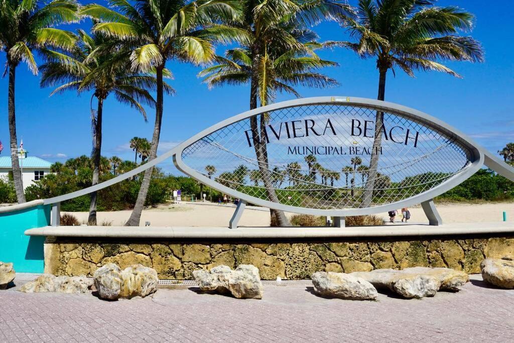 The Beach House At Seascape Steps From The Beach, Marina And Shops! 웨스트 팜 비치 외부 사진