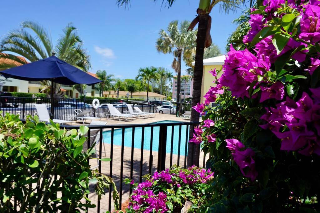 The Beach House At Seascape Steps From The Beach, Marina And Shops! 웨스트 팜 비치 외부 사진