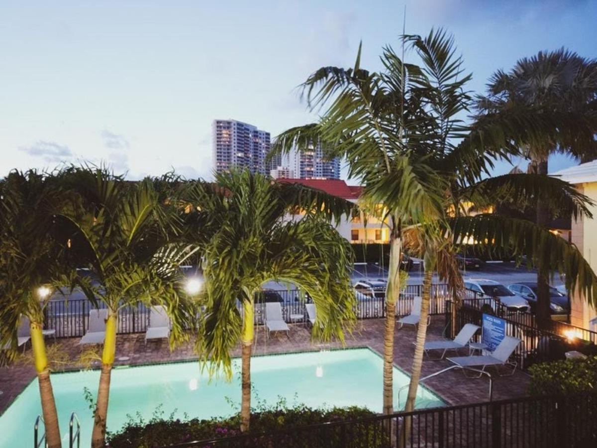 The Beach House At Seascape Steps From The Beach, Marina And Shops! 웨스트 팜 비치 외부 사진